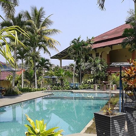 Aries Biru Resort Cisarua Exteriér fotografie