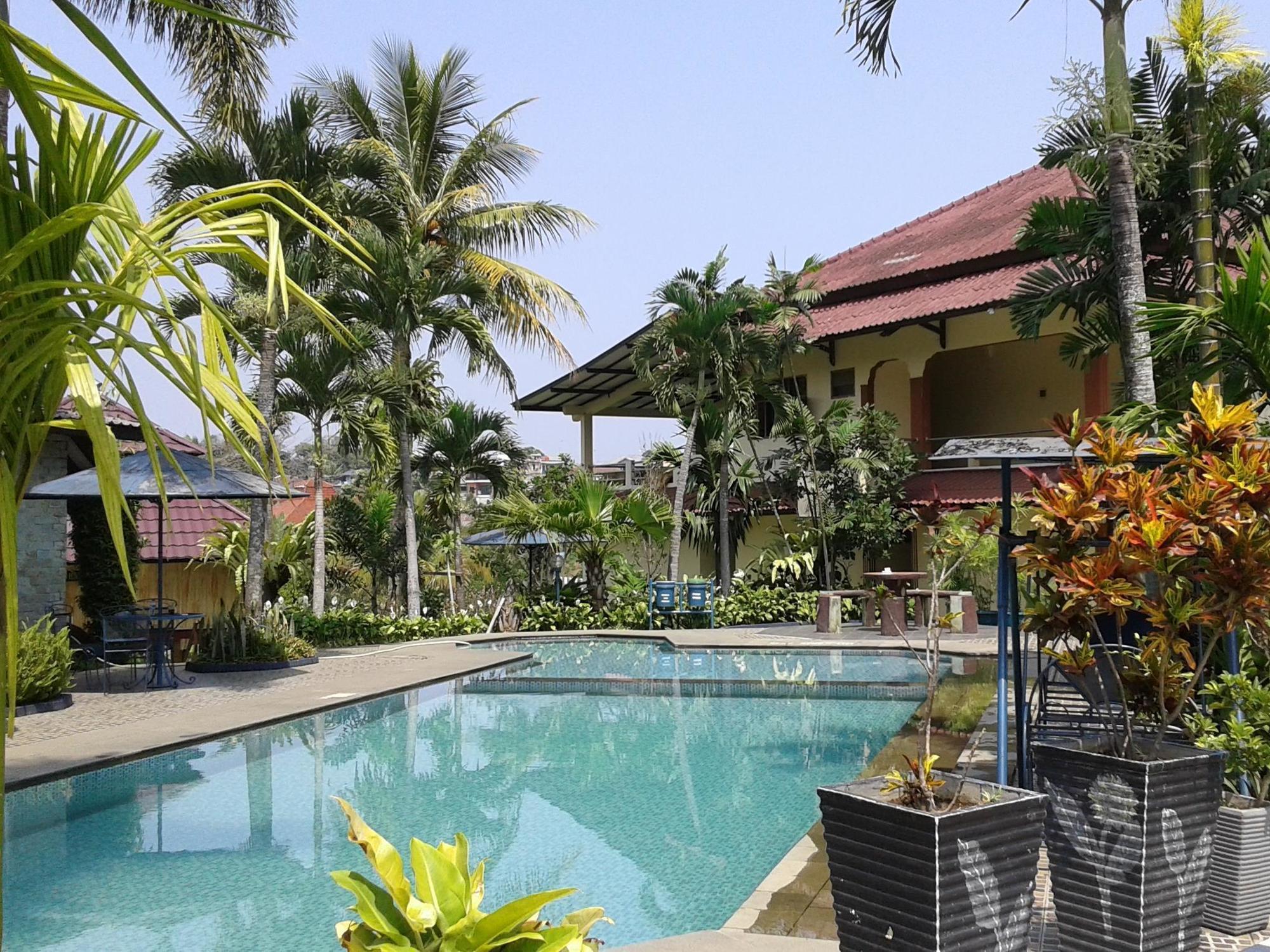 Aries Biru Resort Cisarua Exteriér fotografie